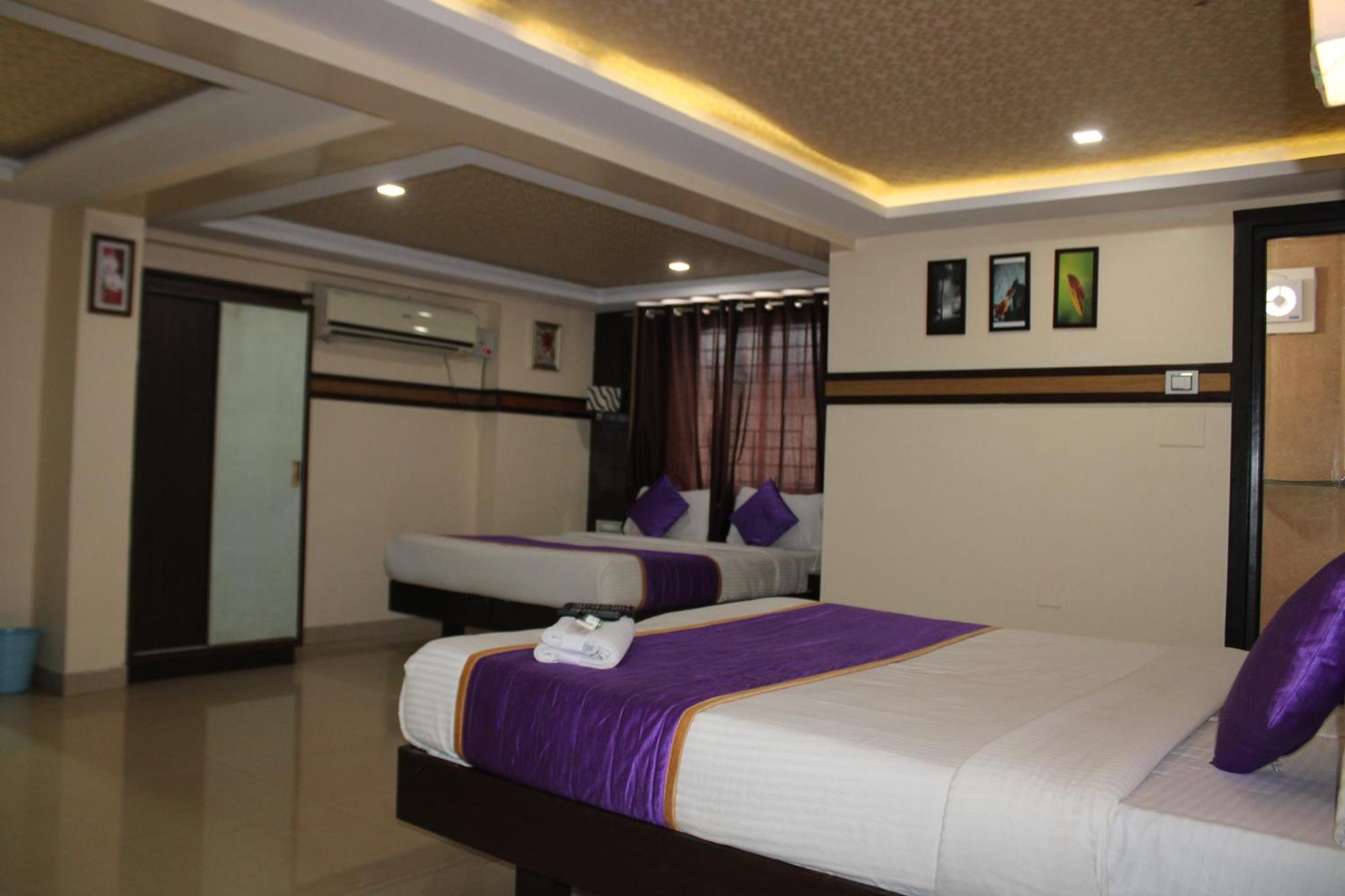 Vp International Hotel Bangalore Exterior photo