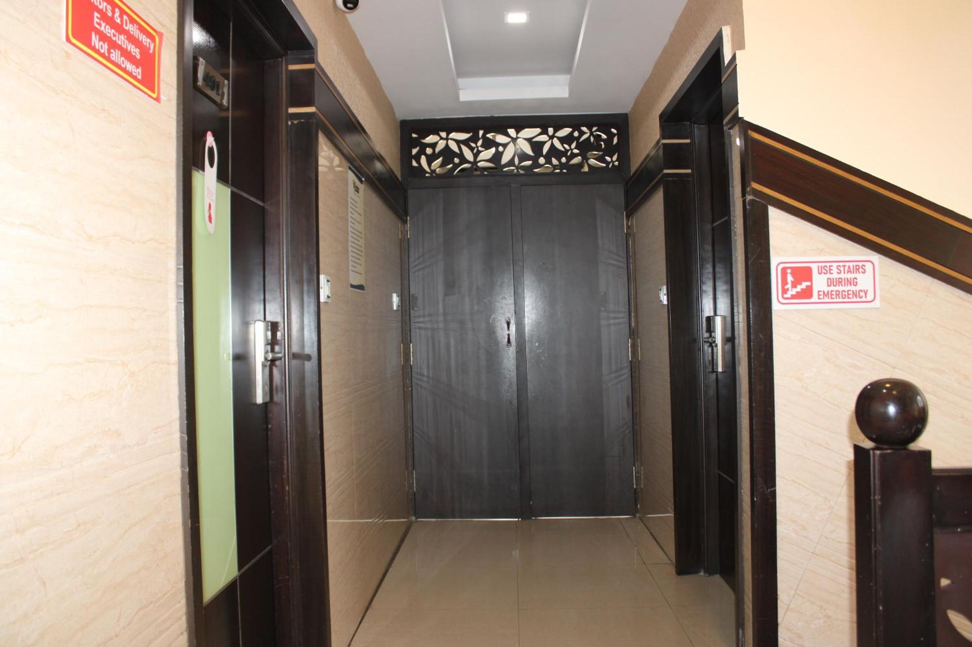 Vp International Hotel Bangalore Exterior photo