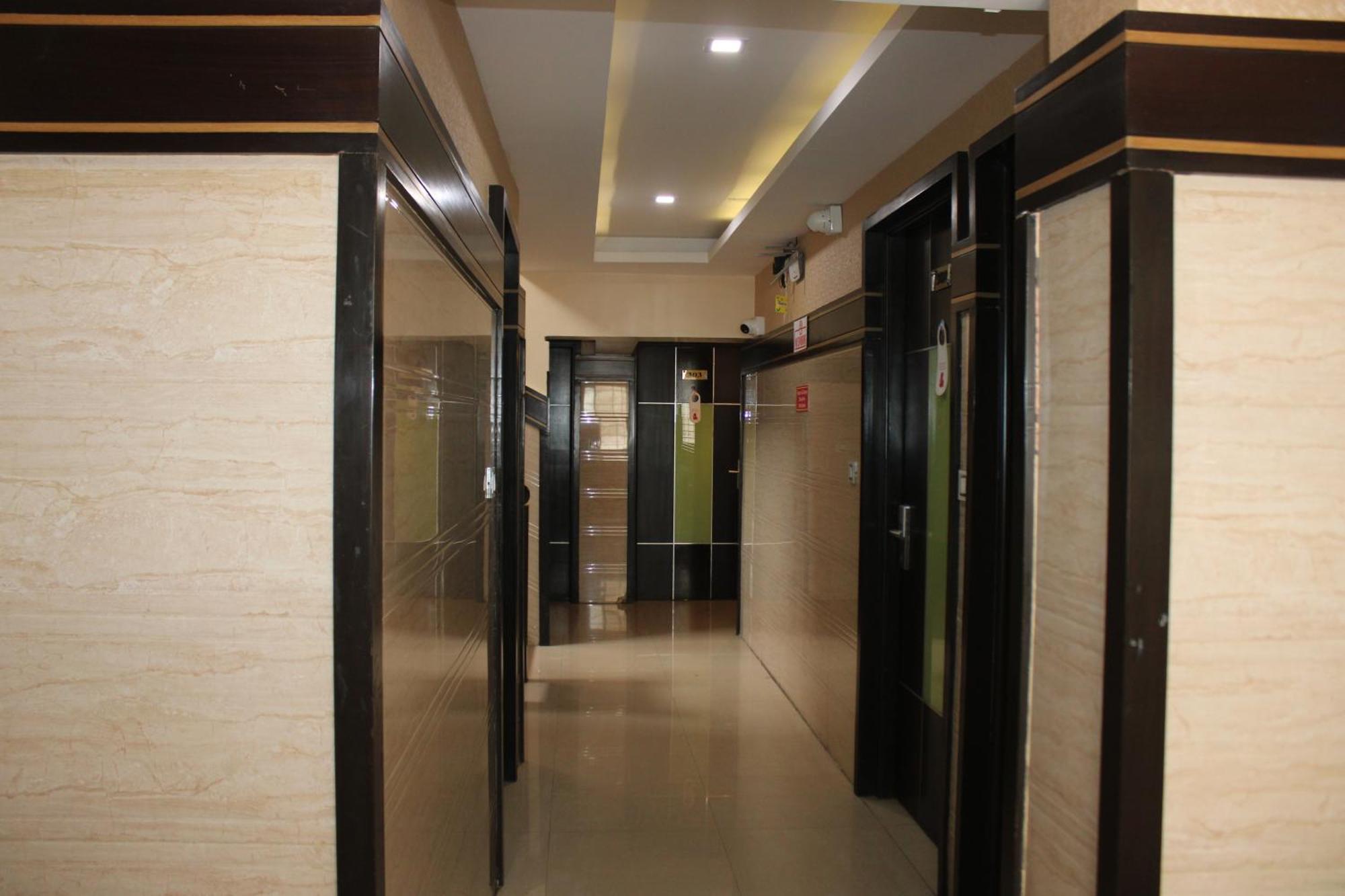 Vp International Hotel Bangalore Exterior photo